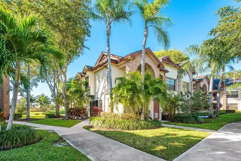 8041 Aberdeen #201, Boynton Beach, FL 33472