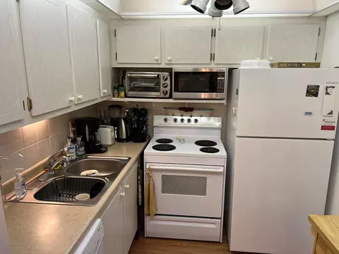 111 Markham F, Deerfield Beach, FL 33442