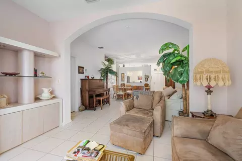 10640 Royal Caribbean Cir, Boynton Beach, FL 33437