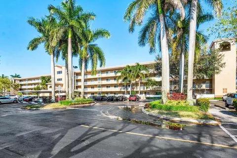 12560 Majesty Cir #306, Boynton Beach, FL 33437