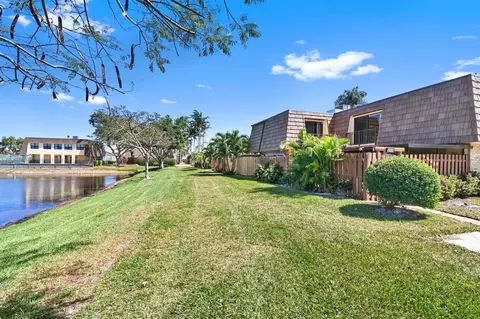 641 Springdale Cir, Palm Springs, FL 33461