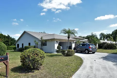2415 Riviera Dr, Delray Beach, FL 33445