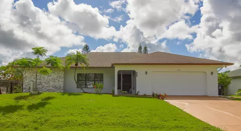 2425 SE Marius St, Port Saint Lucie, FL 34952