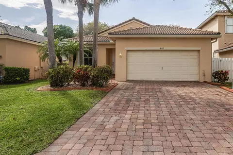 6577 Lurais Dr, Lake Worth, FL 33463
