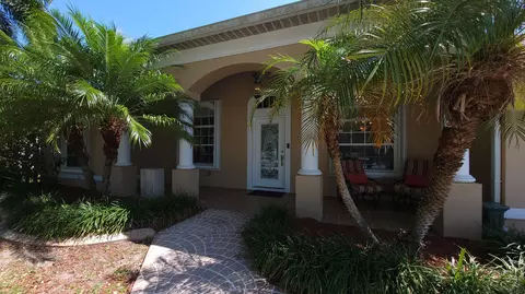 1433 SE Bayharbor, Port Saint Lucie, FL 34983