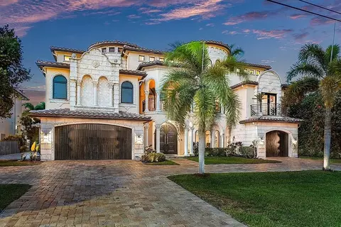 1011 Rhodes Villa Ave, Delray Beach, FL 33483