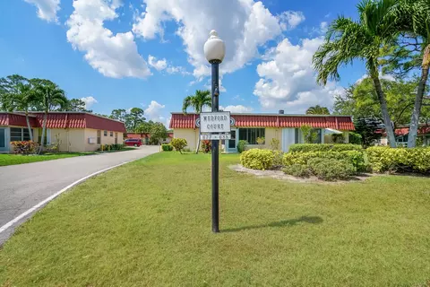 688 Marlboro Oval, Lake Worth, FL 33467
