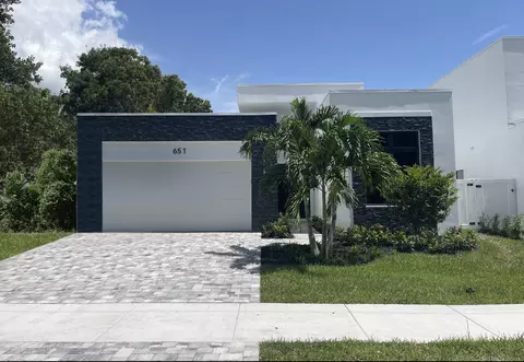 653 Kingsbridge, Boca Raton, FL 33487
