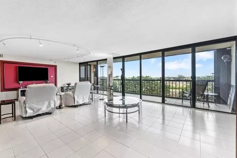 2480 Presidential Way #604, West Palm Beach, FL 33401