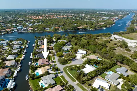 2076 Ascott Rd, North Palm Beach, FL 33408