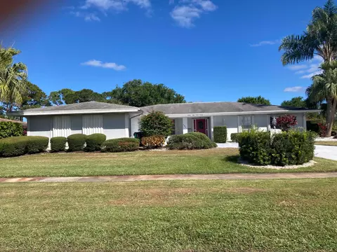 2837 SE Pine Valley St, Port Saint Lucie, FL 34952