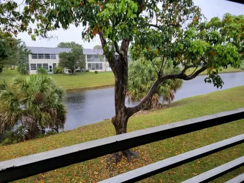 14 Lyndhurst A #14, Deerfield Beach, FL 33442