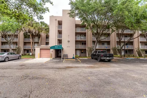 9470 Tangerine #411, Davie, FL 33324