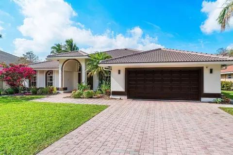 112 Kapok Cres, Royal Palm Beach, FL 33411