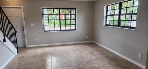 8611 NW 35th St, Coral Springs, FL 33065