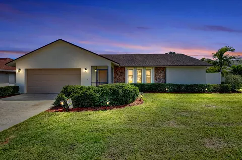 4192 Woods End, Boca Raton, FL 33487
