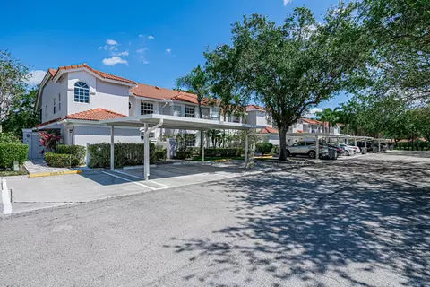 7677 Springwater Pl #201, Boynton Beach, FL 33437