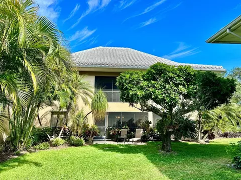 22 SE Turtle Creek Dr #F, Tequesta, FL 33469