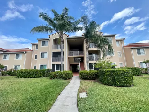 1570 S 42nd Cir #305, Vero Beach, FL 32967