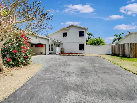 284 NW 40th Ter, Deerfield Beach, FL 33442