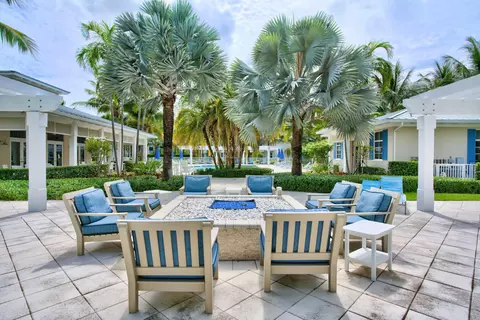 913 S Bay Colony Dr S #913, Juno Beach, FL 33408