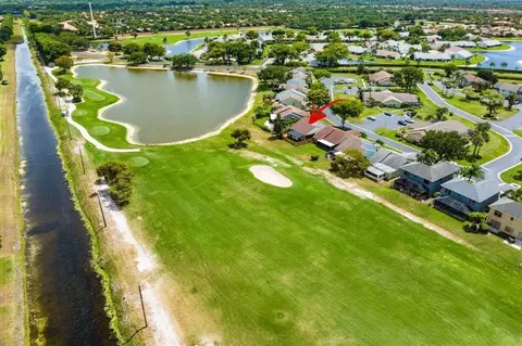 5723 Northpointe Ln, Boynton Beach, FL 33437