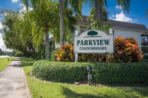 1200 SE Parkview #F-1, Stuart, FL 34994