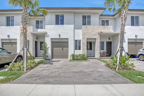 1520 Pioneer Way, Royal Palm Beach, FL 33411