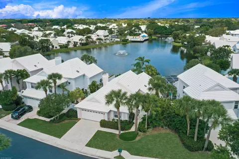 32 Dorchester Cir, Palm Beach Gardens, FL 33418