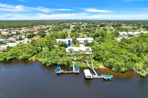 8834 SE Riverfront Ter, Tequesta, FL 33469