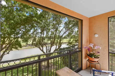 11740 St Andrews Pl #208, Wellington, FL 33414