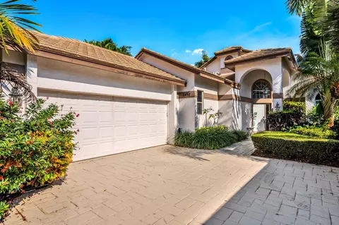 5498 NW 21st Ave, Boca Raton, FL 33496