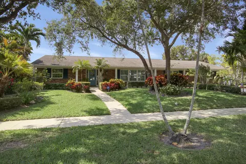 512 Privateer Rd, North Palm Beach, FL 33408