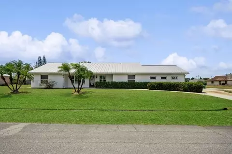 578 SW Butler Ave, Port Saint Lucie, FL 34983