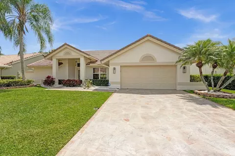 5977 Wedgewood Village Cir, Lake Worth, FL 33463