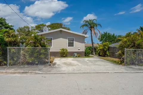 1564 W 20th W, Riviera Beach, FL 33404