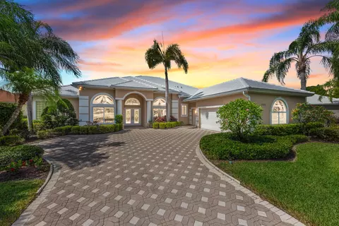 2066 SW Bradford Pl, Palm City, FL 34990