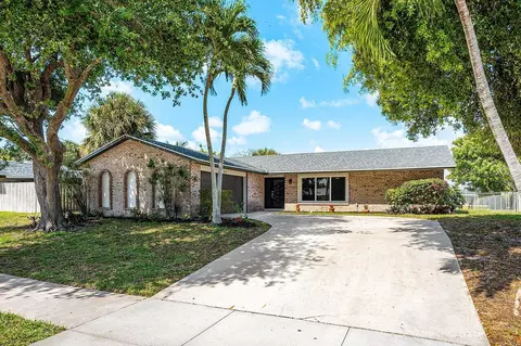 1713 W Terrace Dr, Lake Worth Beach, FL 33460