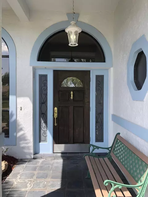9195 Winding Woods Dr, Lake Worth, FL 33467
