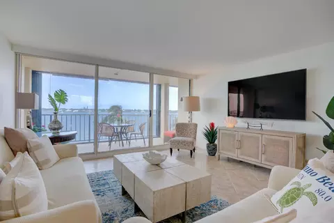 132 Lakeshore Dr #420, North Palm Beach, FL 33408
