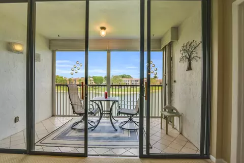 6532 Coral Lk #308, Margate, FL 33063