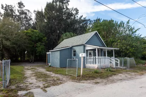 1225 Mccray Ct, Fort Pierce, FL 34950