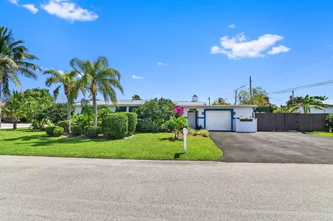 498 NE 45th St, Boca Raton, FL 33431