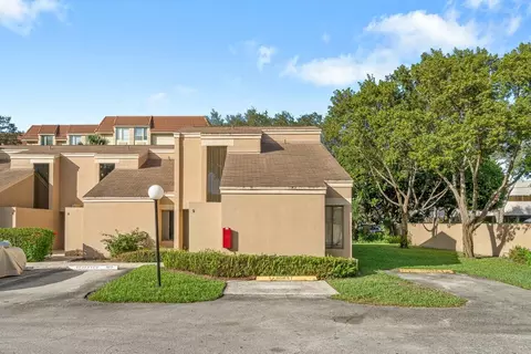 1089 NW 13th St #9, Boca Raton, FL 33486