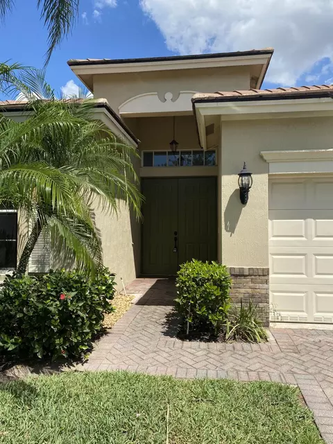 10025 SW Cardigan Cir, Port Saint Lucie, FL 34987