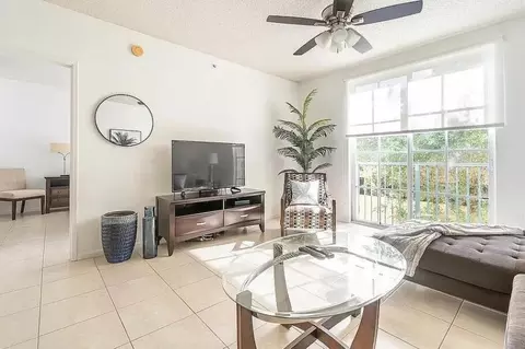 630 S Sapodilla Ave #320, West Palm Beach, FL 33401