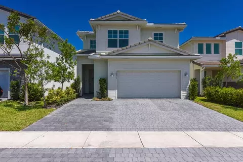 1071 Azul Ct, Pompano Beach, FL 33064