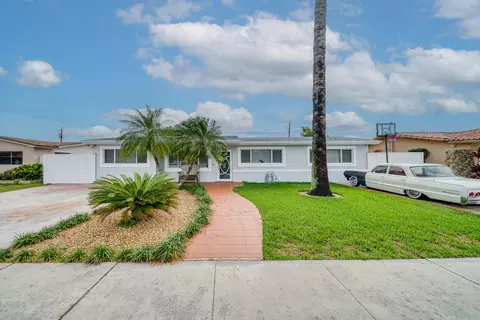 7877 W 14th, Hialeah, FL 33014
