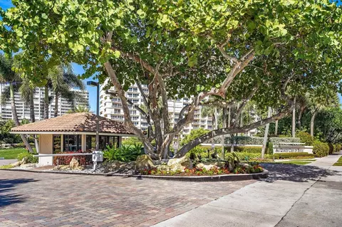 4101 N Ocean Blvd #D 207, Boca Raton, FL 33431