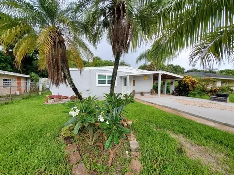 1305 Wyoming Ave, Fort Pierce, FL 34982
